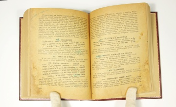 Naprawianie stron szycie kartek książki